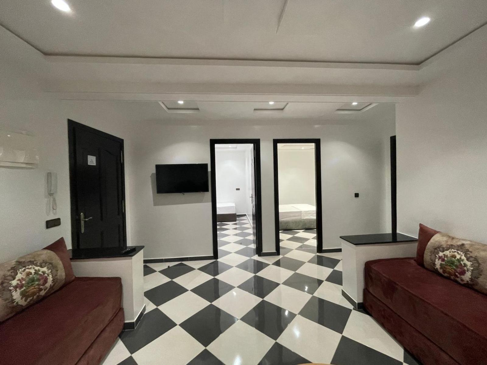 Dina Apartments ฟนิเด็ค ภายนอก รูปภาพ