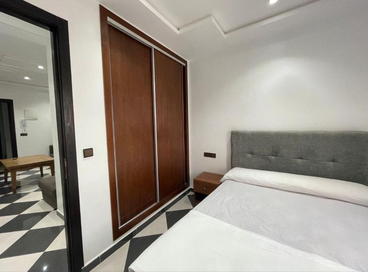 Dina Apartments ฟนิเด็ค ภายนอก รูปภาพ