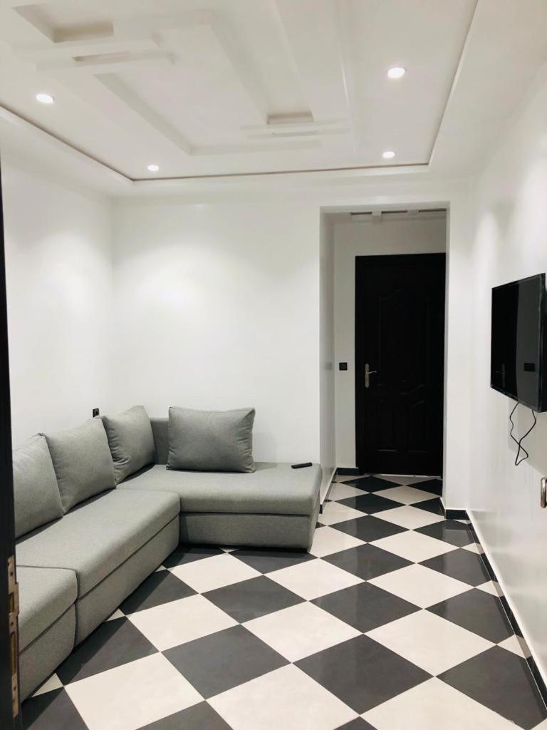 Dina Apartments ฟนิเด็ค ภายนอก รูปภาพ